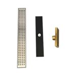 Bagno con doccia a grande spostamento in acciaio inox con scarico a pavimento a griglia con foro rettangolare