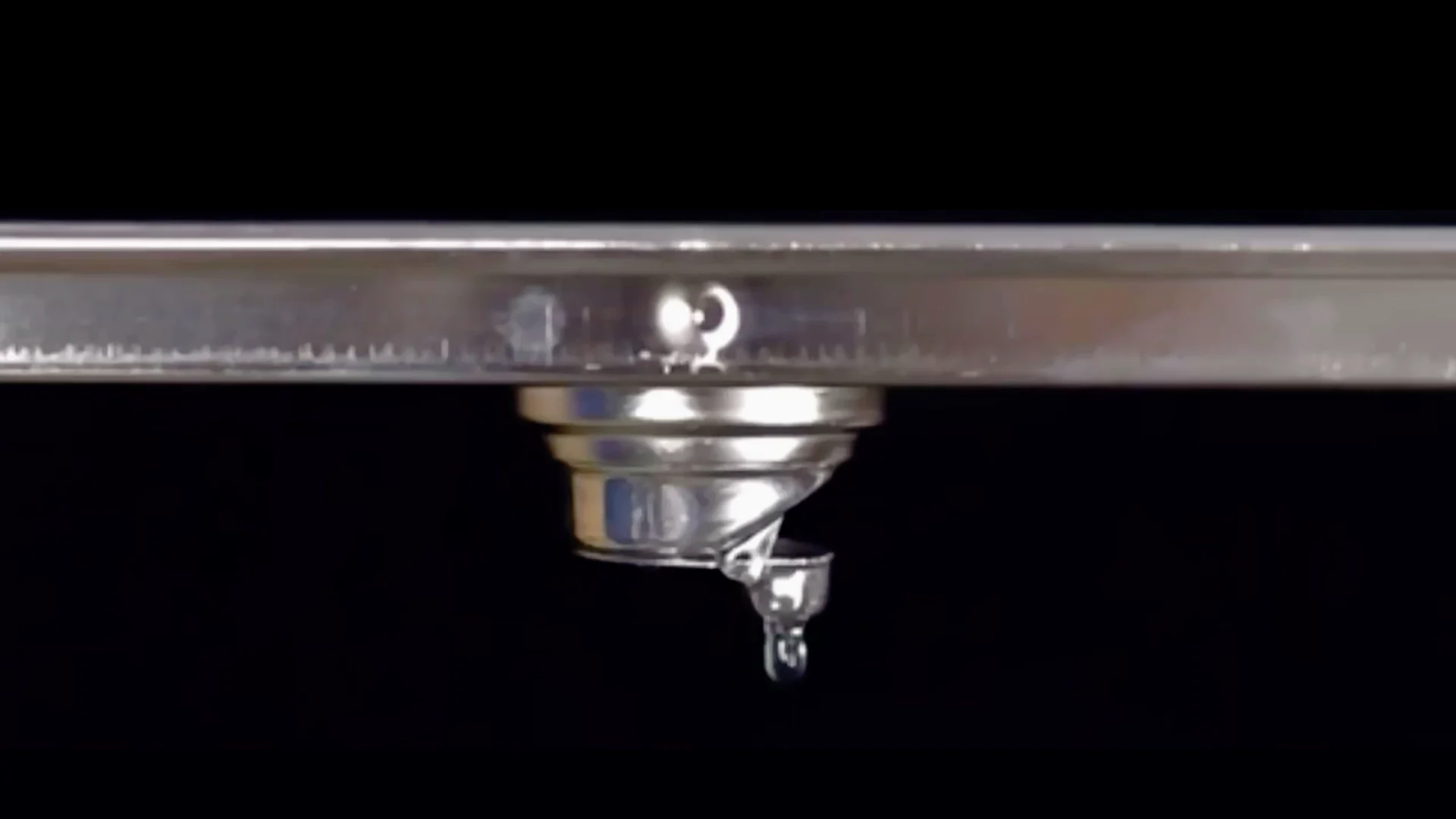 Keluli Tahan Karat Sembunyikan Parit Lantai Panjang – Penyelesaian Pengeringan yang Cekap