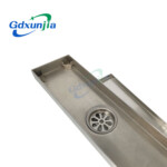 Saliran besar yang tidak kelihatan menebal segi empat tepat tersembunyi longkang lantai keluli tahan karat di dalam bilik mandi